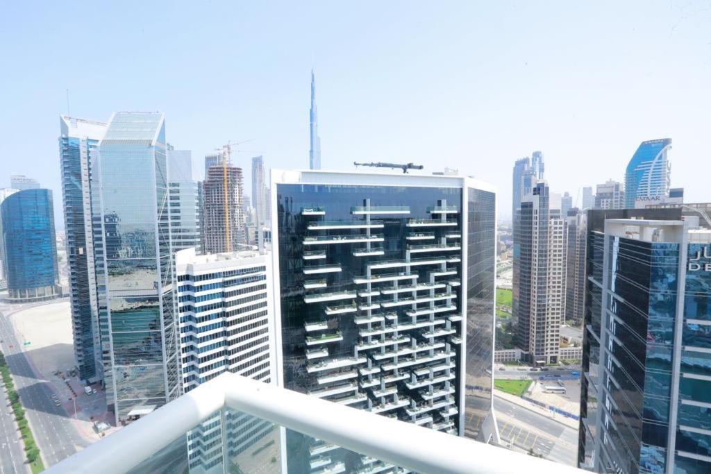 דובאי Damac Maison Prive Deluxe Studio With Burj-Khalifa View מראה חיצוני תמונה