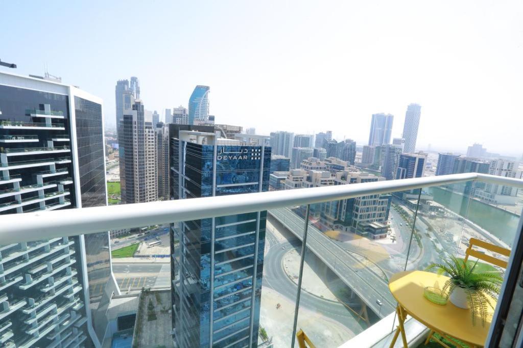 דובאי Damac Maison Prive Deluxe Studio With Burj-Khalifa View מראה חיצוני תמונה